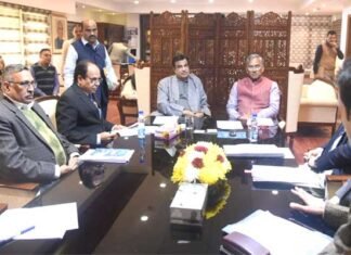 केंद्रीय मंत्री गडकरी से मिले सीएम रावत, कोटद्वार से श्रीनगर राजमार्ग को चारधाम सड़क परियोजना से जोड़ने पर सहित कई मुद्दों पर हु्र्इ चर्चा nitin-gadkari-cm-trivendra
