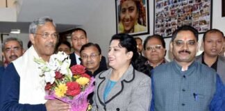 मुख्यमंत्री त्रिवेंद्र सिंह रावत के जन्मदिन पर लगा बधाई देने वालों का तांता trivindra-rawat-birthday