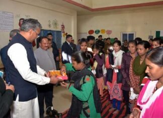 नारी निकेतन में रहने वाली बालिकाओं को पढ़ाई के साथ मिलेगा प्रशिक्षण Nari Niketan