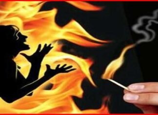 पत्नी के ऊपर केरोसिन डालकर आग लगाई, पत्नी की हालत गम्भीर rape victim burnt alive