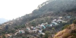 10 साल से स्वीकृत ढाई किलोमीटर सड़क आजतक नहीं बन पाई कल्जीखाल ब्लॉक के गाँव में aswee-gaon