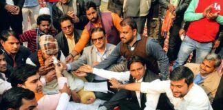लिखित आश्वासन पर करप्शन फ्री इंडिया संगठन का आमरण अनशन समाप्त corruption-free-India