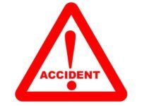 श्रीनगर गढ़वाल: खिर्सू से श्रीनगर आ रही कार खाई में गिरी accident in pauri garhwal