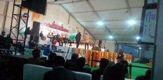 अखिल भारतीय कवि सम्मेलन में श्रोताओं ने जमकर उठाया लुफ्त kavi-sammelan