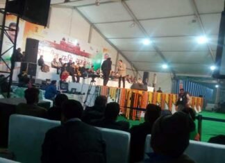 अखिल भारतीय कवि सम्मेलन में श्रोताओं ने जमकर उठाया लुफ्त kavi-sammelan