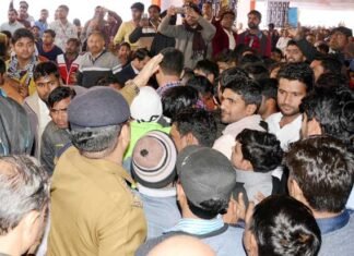 एक्वा लाइन मेट्रो के उद्घाटन पर ग्रेनो के डिपो स्टेशन पर अव्यवस्था का आलम metro-innauguration