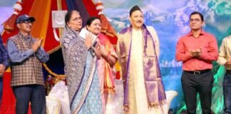मुंबई कौथिग के अंतिम दिन कौथिग में पहुंचे माताश्री मंगला जी एवं भोलेजी महाराज mumbai-kauthig-bhole-ji-maharaj
