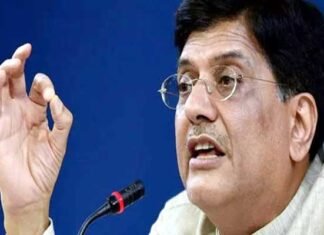 रेलमंत्री पीयूष गोयल का एलान, रेलवे देगा 4 लाख लोगों को नौकरियां, 10% सवर्ण आरक्षण भी होगा लागू railway-minister-piyush-goel