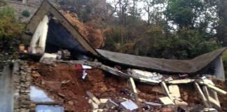 उत्ताराखंड में बारिश से शिशु मंदिर स्कूल की बिल्डिंग भरभराकर गिरी school building collapse