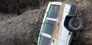 उत्तराखण्ड में सड़क हादसा, खाई में गिरी सवारियों से भरी सूमो sumo-fall-in-ditch