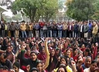 उत्तराखंड में 3 लाख सरकारी कर्मचारी सामूहिक अवकाश पर uttarakhand-govt employees on leave