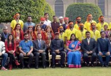 उत्तराखण्ड की झांकी के कलाकारों ने राष्ट्रपति रामनाथ कोविन्द से की भेंट uttarakhand-jhanki-ke-kalakar