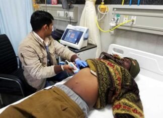 द हंस जरनल अस्पताल सतपुली में नि:शुल्क लीवर जांच शिविर में पहुंचे हजारों लोग free-lever-checckup-camp