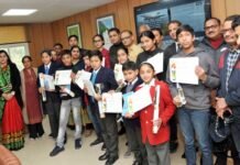 बिना संसाधन के भी बेहतर प्रदर्शन कर रहे हैं उत्तराखंड के आइस स्केटिंग खिलाड़ी ice-skating