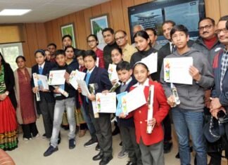 बिना संसाधन के भी बेहतर प्रदर्शन कर रहे हैं उत्तराखंड के आइस स्केटिंग खिलाड़ी ice-skating