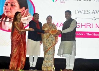महिला सशक्तिकरण के लिए कार्य कर रही समाजसेवी माता मंगला को लाइफ टाइम अचीवमेंट अवार्ड mata-mangla-hans-foundation