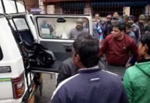 उत्तराखंड में मैक्स वाहन खाई में गिरा, 4 की मौत, 4 गंभीर रूप से घायल max-accident-in-rudrprayag