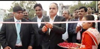 नोएडा स्टेडियम में आज से शुरू हो गया तीन दिवसीय फ्लावर शो noida-flower-show