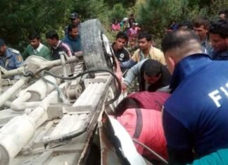 उत्तराखंड में बारात के वाहन सहित तीन अलग-अलग सड़क हादसों में 6 की मौत road-accident-gopeshwar