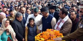 उत्तराखंड के दोनों शहीदों की अंतिम विदाई में उमड़ा जनसैलाब, बेटी ने किया आखिरी सलाम, बेटे ने दी मुखाग्नि shahid-mohan-lal