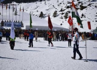 औली में स्कीइंग और स्नो बोर्डिंग प्रतियोगिता का शानदार आगाज