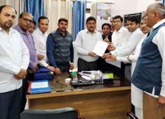 प्राइवेट स्कूलों में फीस वृद्धि के खिलाफ गोल्डन फेडरेशन ने सिटी मजिस्ट्रेट को सौंपा ज्ञापन Fees Increase in Private Schools