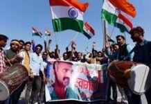 अभिनन्दन की घर वापसी में लग रहा है वक्त, अटारी बॉर्डर सुबह से इंतजार कर रहे हैं हजारों देशवासी abhinandan