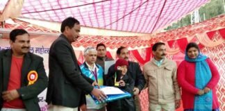 प्राथमिक विद्यालय देवलगढ के छात्र अनुज भण्डारी का राजीव नवोदय विद्यालय में चयन anuj-bhandari