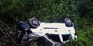 उत्तराखंड में सड़क हादसा, मैक्स खाई में गिरी 2 की मौत, 4 घायल car-accident