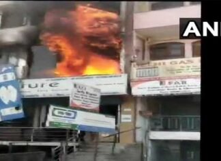 दिल्ली के शाहीन बाग इलाके में भीषण आग, दो बच्चों की मौत fire-in-delhi-shahinbagh