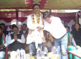 कल्जीखाल ब्लॉक में भाजपाइयों ने थामा कांग्रेस का दामन manish-khanduri-congress