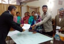 “रोड नही तो वोट नही”, कल्जीखाल ब्लॉक के ग्रामीणों ने किया चुनाव बहिष्कार road nahi to vote nahi