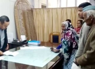 सड़क नही तो वोट नही, ग्रामीणों ने बनाई रणनीति road-nahi-to-vote-nahi