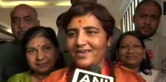 साध्वी प्रज्ञा ठाकुर बीजेपी में शामिल, दिग्विजय सिंह के खिलाफ भोपाल से लड़ेंगी चुनाव Sadhvi-Pragya-Thakur