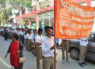 अर्थ-डे पर शैमफोर्ड स्कूल ने श्रीनगर में रैली निकालकर किया जागरूक Shamford-School-Earth-Day