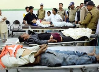 उत्तराखंड: शादी की खुशी मातम में बदली, बेकाबू कार ने पांच को रौंदा, तीन की मौत banquet hall car accident