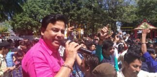 डांडा नागराजा मेले में उमड़ी भारी भीड़, मुकेश कठैत एवं मनीष लखेड़ा के भजनों पर झूमे श्रद्धालु danda-nageraja-mela