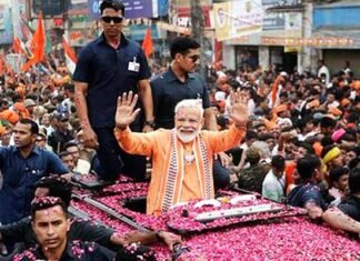 प्रधानमंत्री मोदी के पास कुल कितनी संपत्ति है? देखें उनके द्वारा दिए हलफनामा में pm-modi-in-varanasi