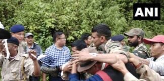 आतंकियों से मुठभेड़ में असम राइफल्स के 2 जवान शहीद, 4 घायल