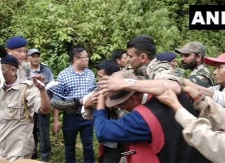 आतंकियों से मुठभेड़ में असम राइफल्स के 2 जवान शहीद, 4 घायल