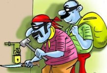 ग्रेटर नोएडा: शिक्षिका के फ्लैट का ताला तोड़ 6 लाख की ज्वैलरी उड़ा ले गए चोर Jewelry-chor