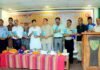विराट कवि सम्मेलन के बीच हुआ युवा कवि अनूप रावत के गढ़वाली काव्य संग्रह “ज्यू त ब्वनू च” का लोकार्पण garhwali-kavi-sammelan