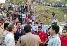 पौड़ी: जीबी पंत इंजीनियरिंग कालेज के छात्रों और ग्रामीणों के बीच मारपीट से मचा बबाल इंजीनियरिग कॉलेज में मचा बवाल