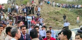 पौड़ी: जीबी पंत इंजीनियरिंग कालेज के छात्रों और ग्रामीणों के बीच मारपीट से मचा बबाल इंजीनियरिग कॉलेज में मचा बवाल