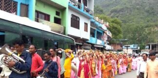 कलश यात्रा के साथ शुरू हुई सतपुली के राधाकृष्ण मंदिर प्रांगण में भागवत कथा kalash-yatra-satpuli