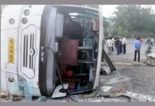 बेकाबू ट्रक ने बस में मारी टक्कर 40 महिलाएं घायल motherson bus accident