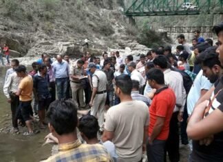 पैठाणी के निकट पश्चिमी नयार नदी में डूबने से तीन युवकों की मौत nadi-me-dubane-se-3-yuvak-m