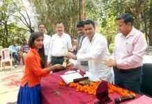 क्षेत्रीय विधायक ने जीआईसी जखण्ड (टिहरी गढ़वाल) के मेधावी छात्रो को किया सम्मानित