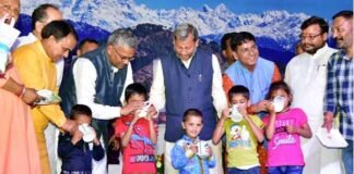 पौड़ी में आंचल अमृत योजना का सीएम ने किया शुभारंभ, 1.66 लाख बच्चों को मिलेगा दूध व पौष्टिक आहार amrit-aanchal-yojna-pauri