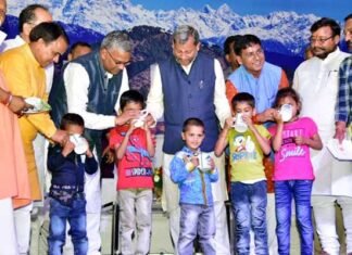 पौड़ी में आंचल अमृत योजना का सीएम ने किया शुभारंभ, 1.66 लाख बच्चों को मिलेगा दूध व पौष्टिक आहार amrit-aanchal-yojna-pauri